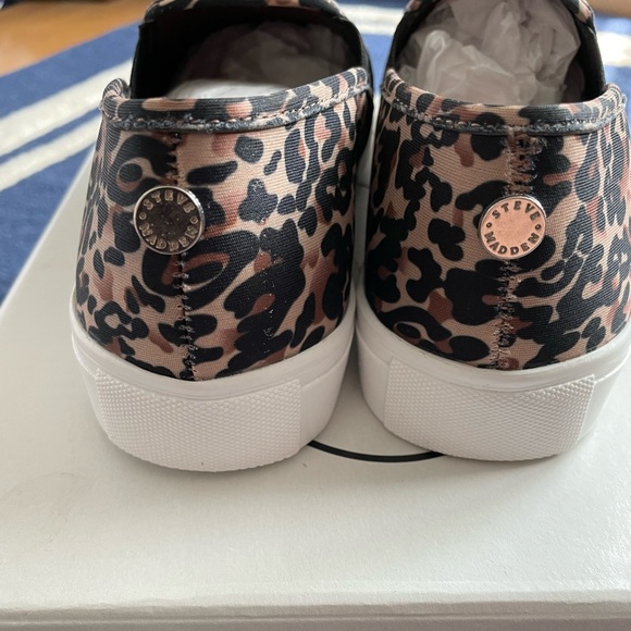 Steve Madden Leopard Slip On - Picture 4 of 5